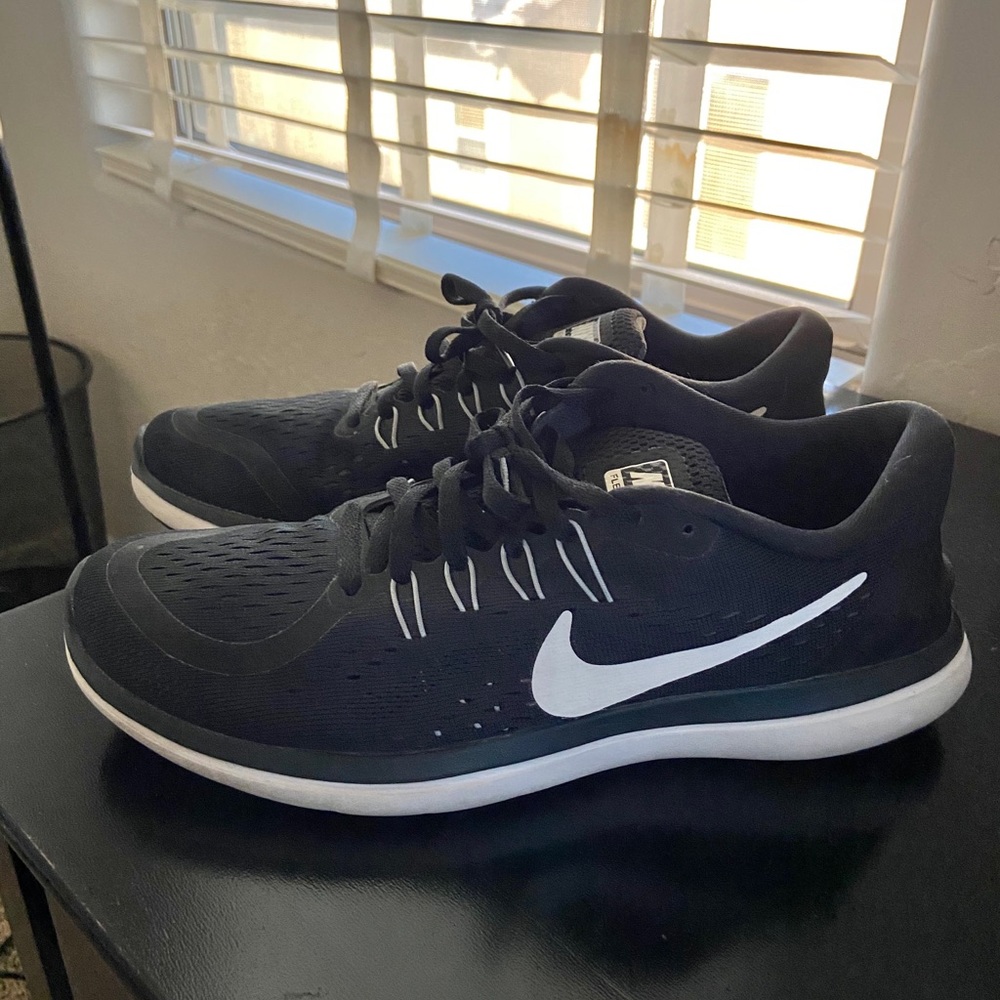 Women’s Nike Flex running shoes size 9
